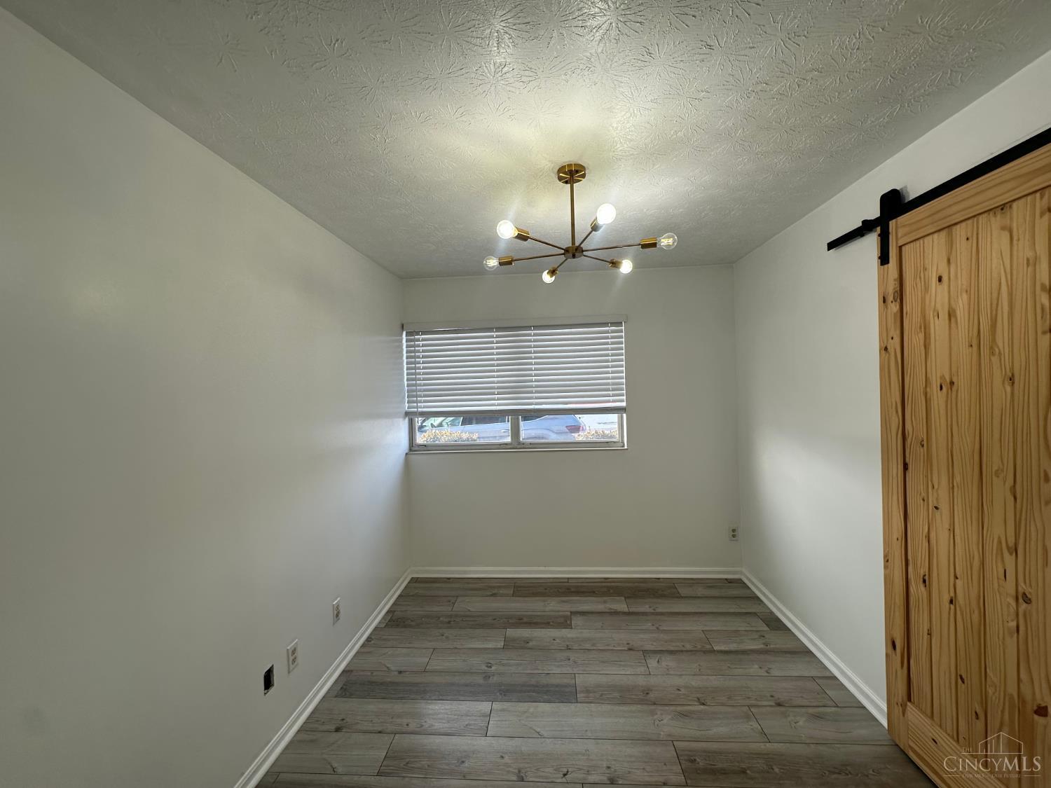 5598 Glenway Avenue, Cincinnati, OH, 45238 — photo 9