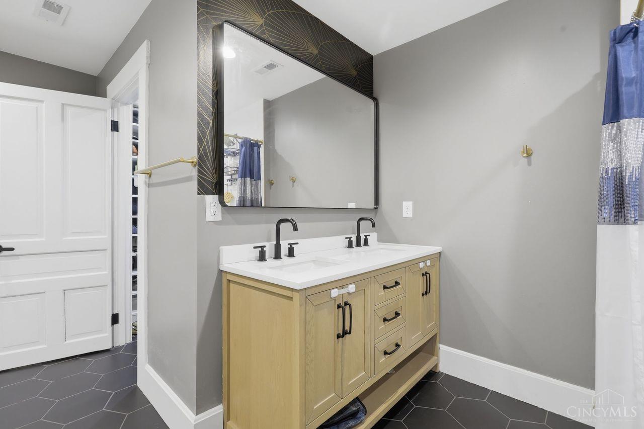 4607 Erie Avenue, Cincinnati, OH, 45227 — photo 37