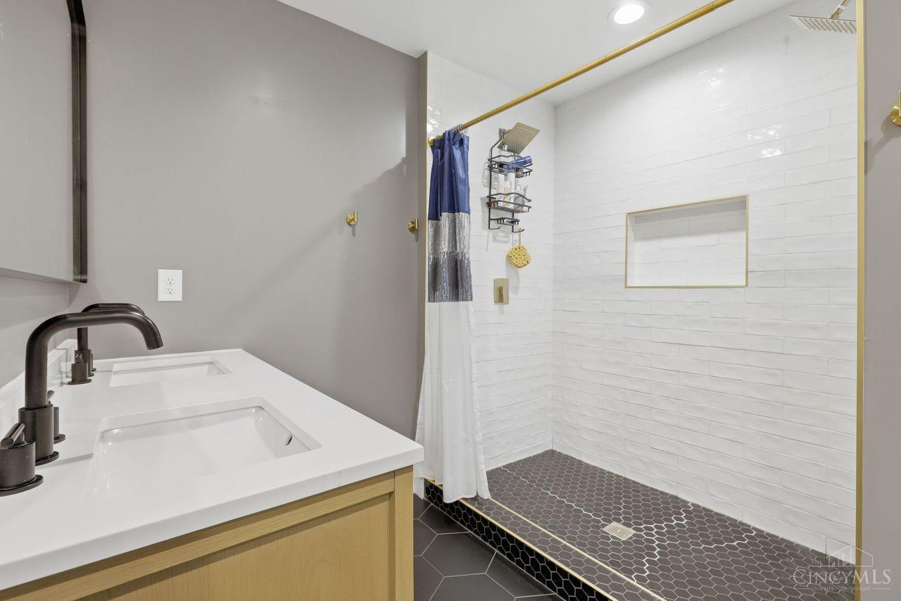 4607 Erie Avenue, Cincinnati, OH, 45227 — photo 35