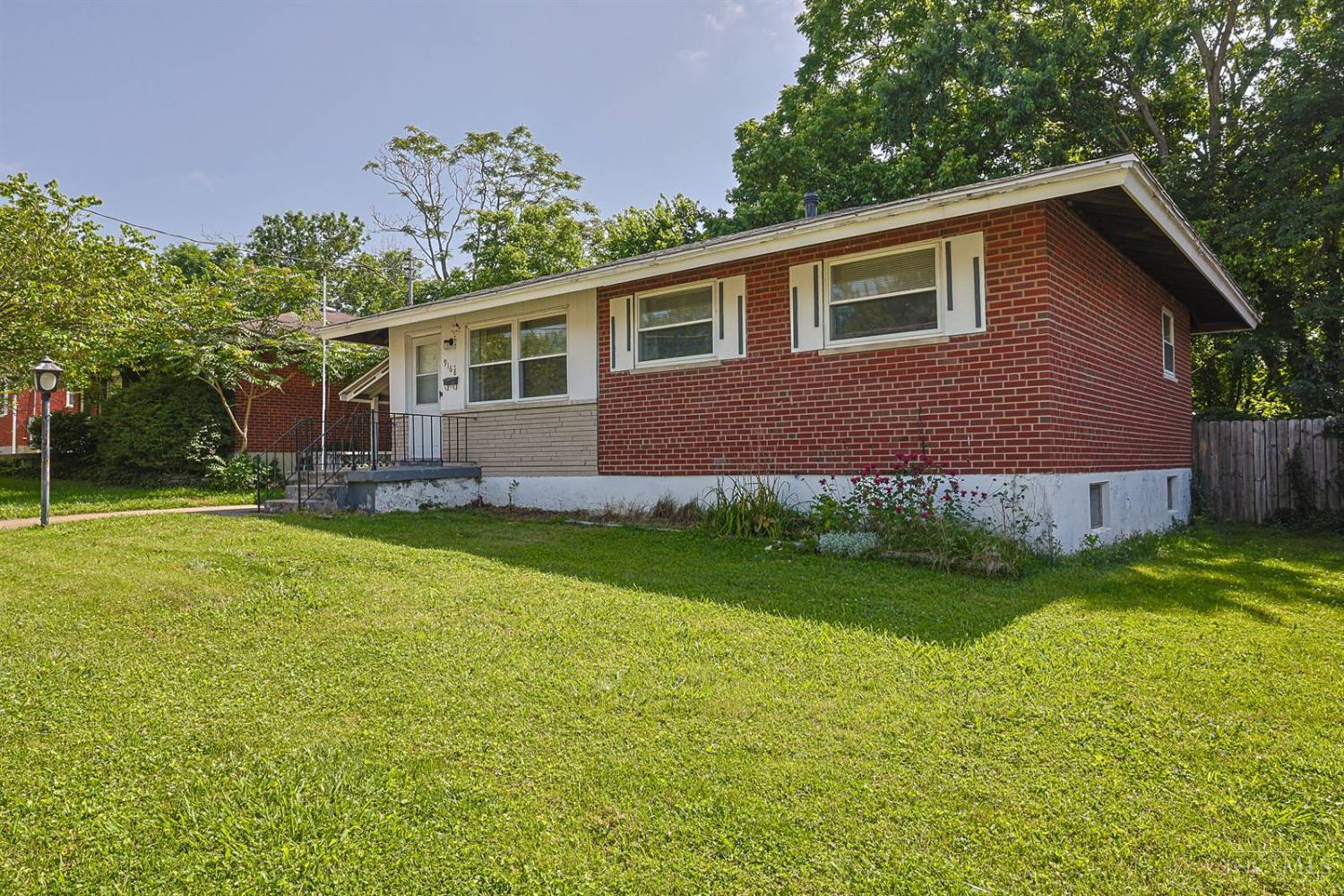 9168 Orangewood Drive, Colerain Twp, OH, 45231 — photo 2