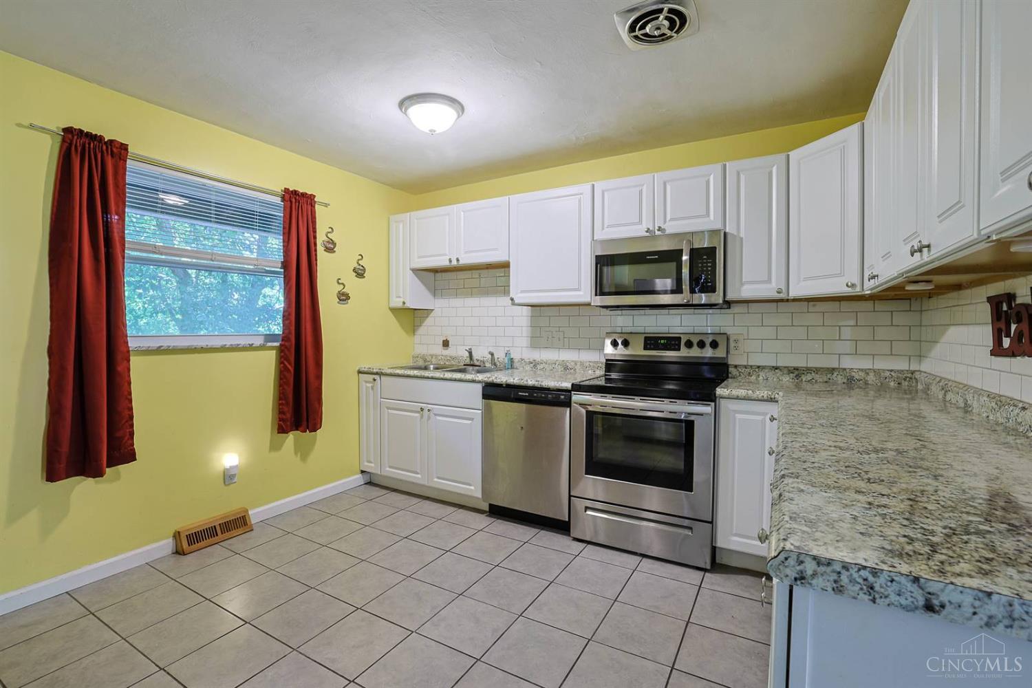9168 Orangewood Drive, Colerain Twp, OH, 45231 — photo 6