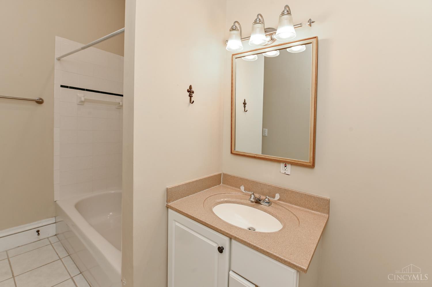 1234 Herschel Avenue, Cincinnati, OH, 45208 — photo 31