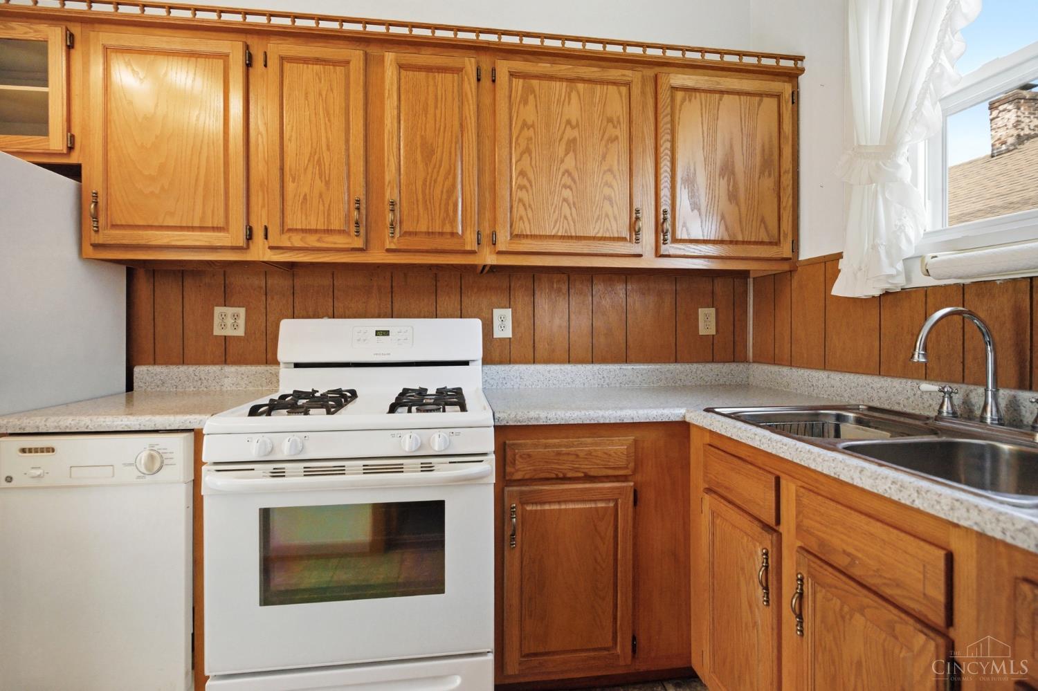 202 Sixty Ninth Street, Cincinnati, OH, 45216 — photo 10