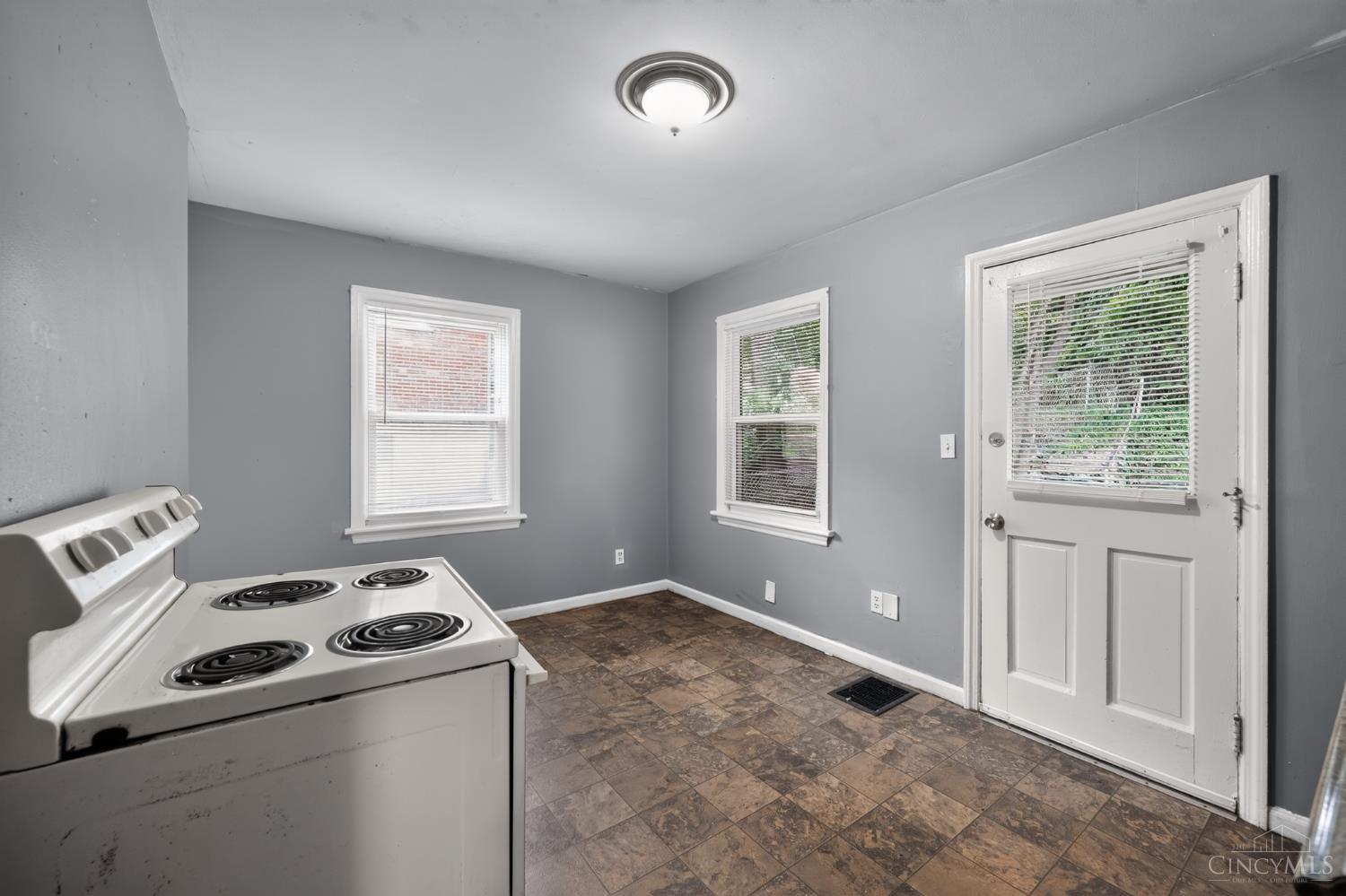 1723 Ashbrook Drive, Cincinnati, OH, 45238 — photo 18