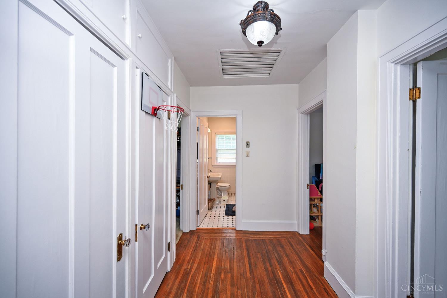 720 Red Bud Avenue, Cincinnati, OH, 45229 — photo 30