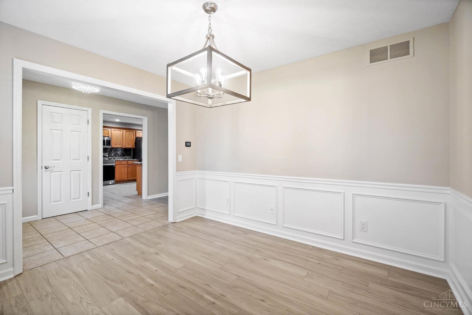 220 Auburn Meadows Court, Carlisle, OH, 45005 — photo 7