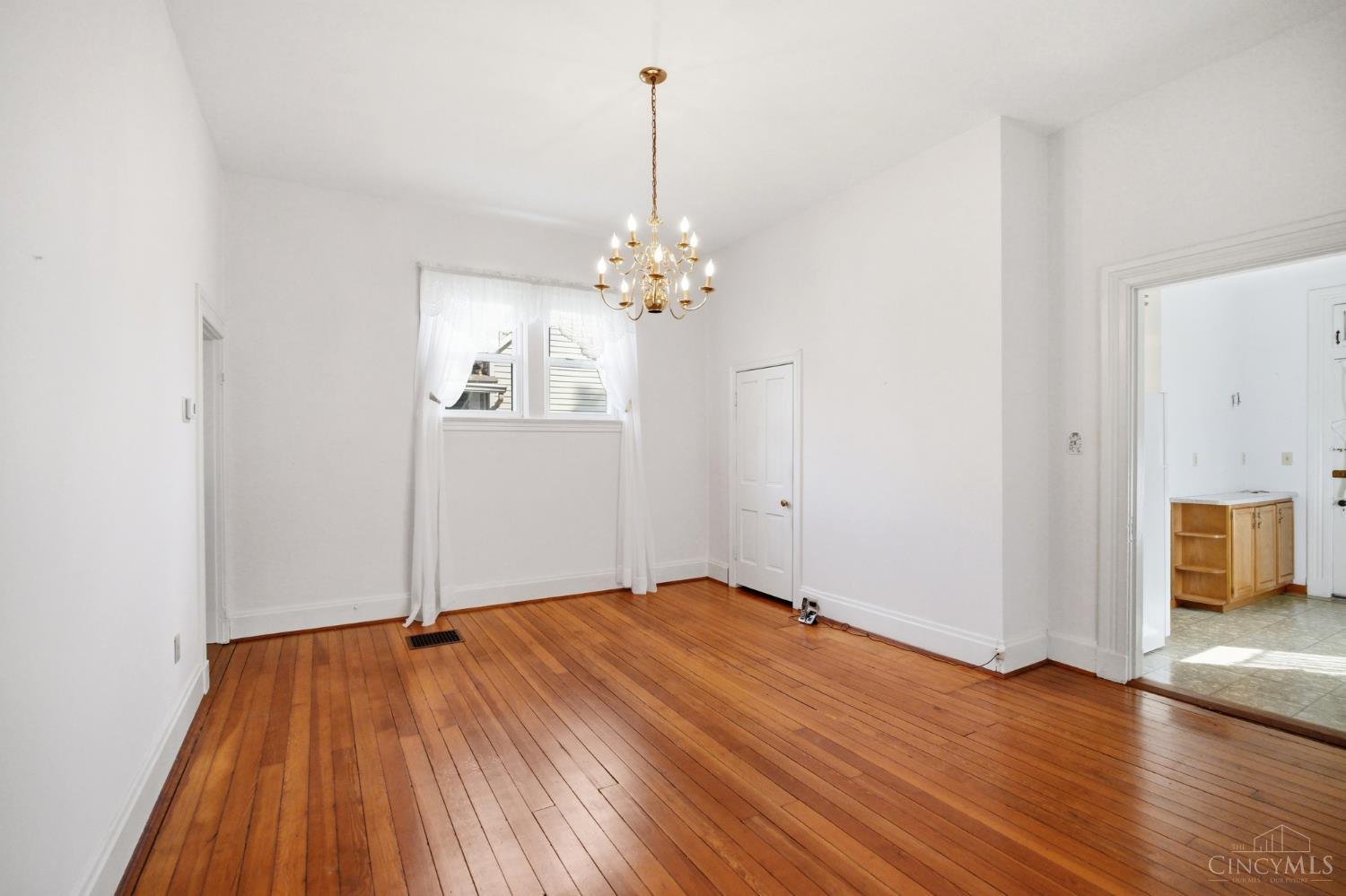 202 Sixty Ninth Street, Cincinnati, OH, 45216 — photo 7