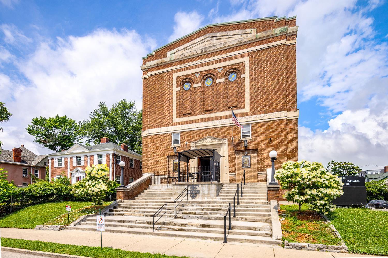6819 Vine Street, Cincinnati, OH, 45216