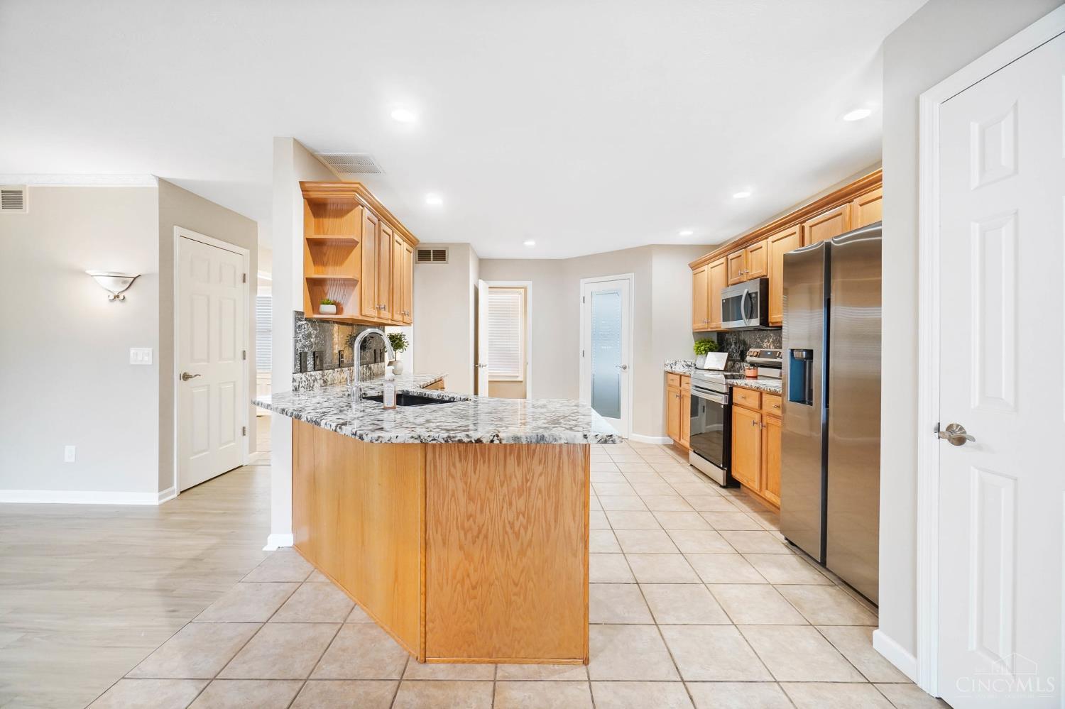 220 Auburn Meadows Court, Carlisle, OH, 45005 — photo 14