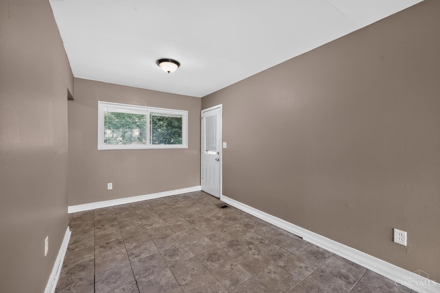 8760 Grenada Drive, Springfield Twp., OH, 45231 — photo 16