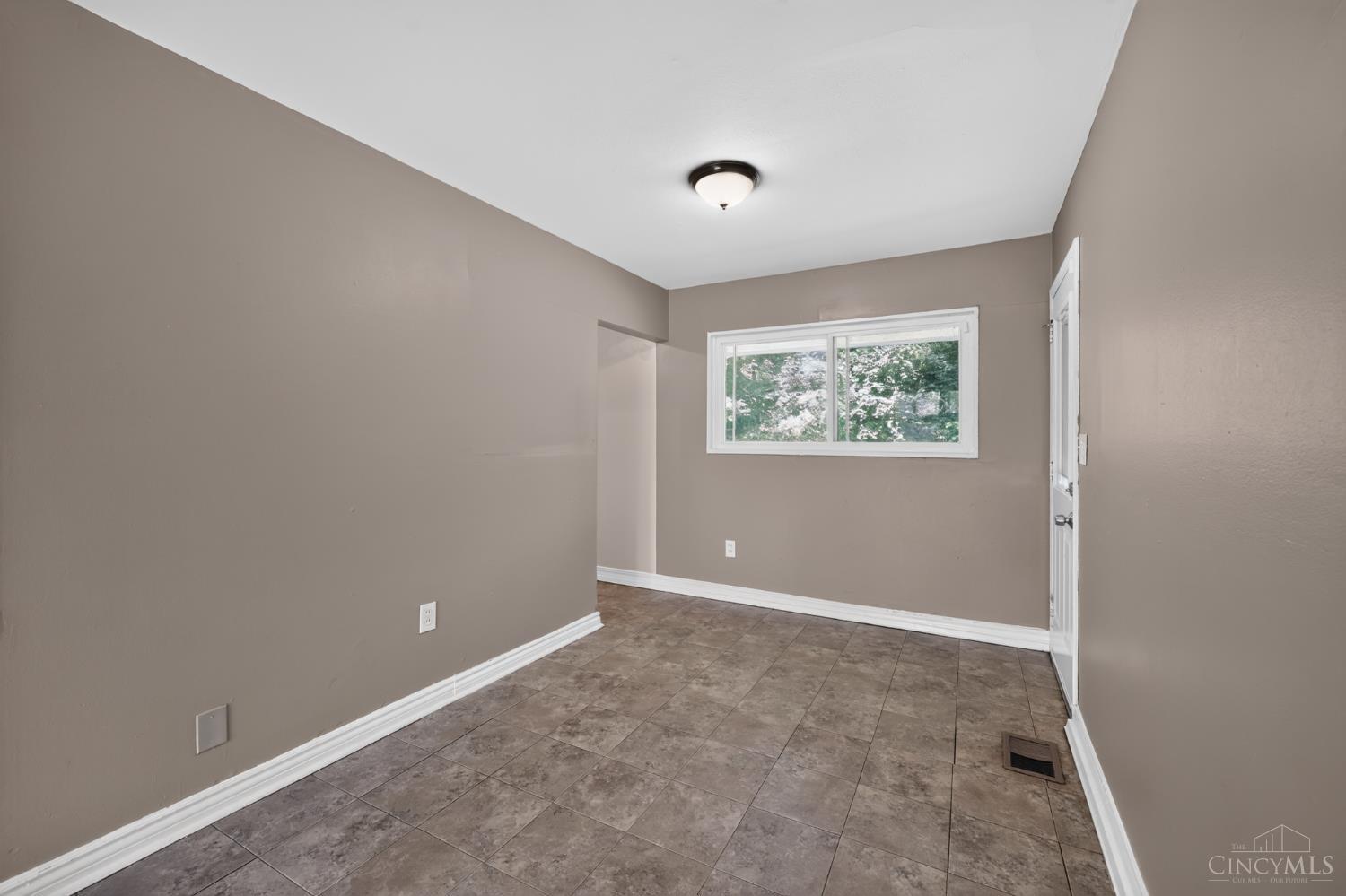 8760 Grenada Drive, Springfield Twp., OH, 45231 — photo 17