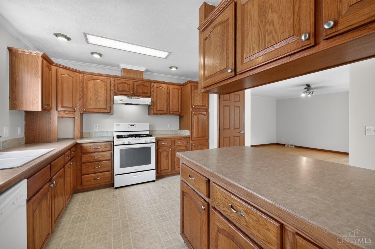 164 Sixty Sixth Street, Cincinnati, OH, 45216 — photo 2