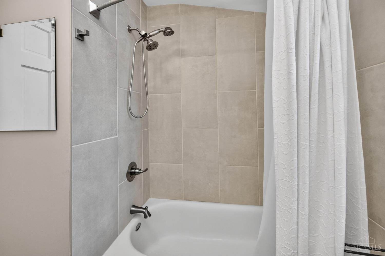 444 Hidden Valley Lane, Wyoming, OH, 45215 — photo 44