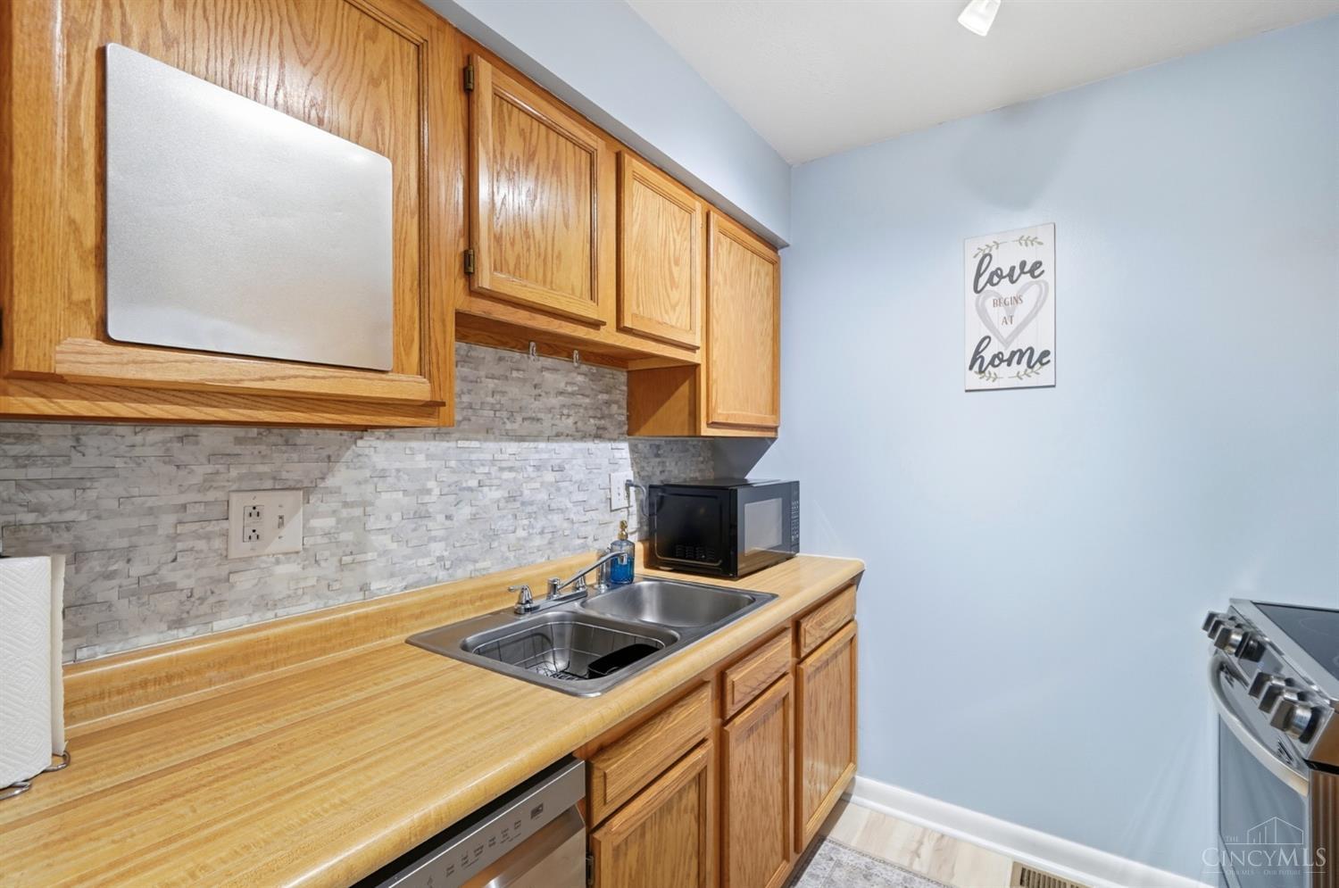 2221 Joshua Circle, Turtle Creek Twp, OH, 45044 — photo 13