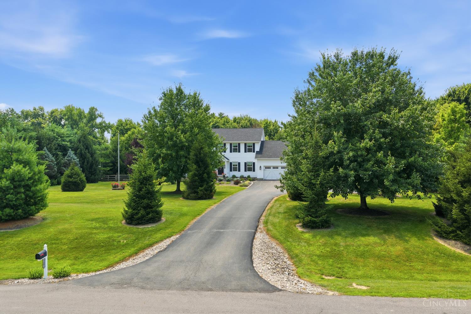 Homes for sale in Salem Twp, OH | 4401 Thornview Dr, Salem Twp, OH 45152 | MLS# 1884924