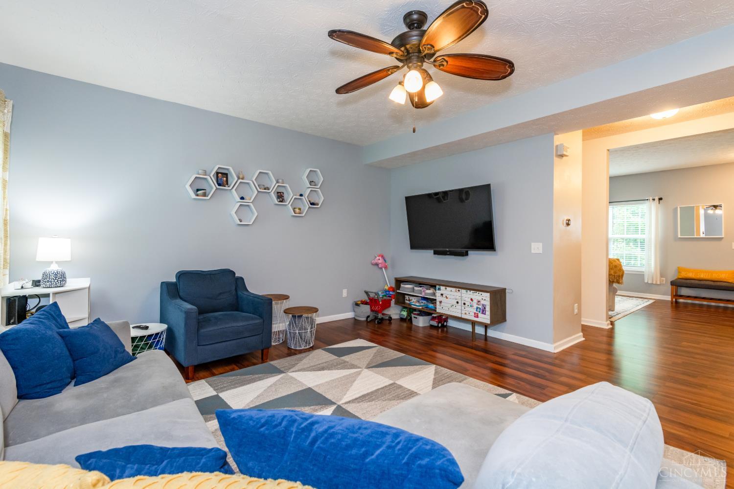 5295 Venetian Way, Hamilton Twp, OH, 45152 — photo 9