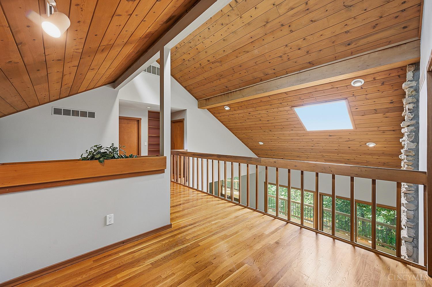 7 Laurelwood Drive, Miami Twp, OH, 45150 — photo 35