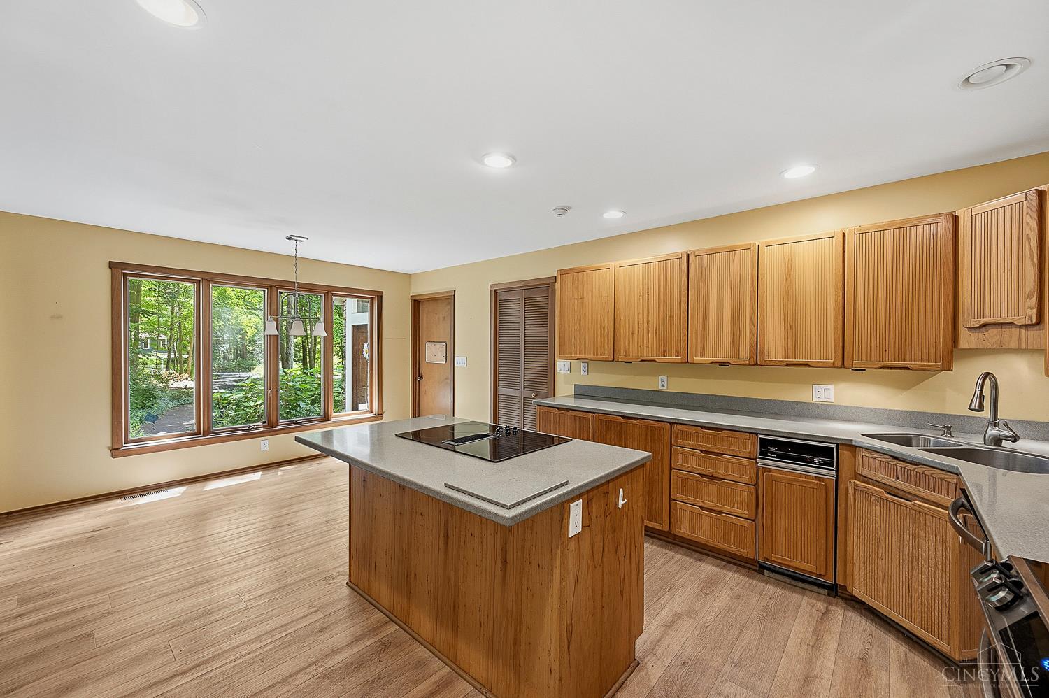 7 Laurelwood Drive, Miami Twp, OH, 45150 — photo 23