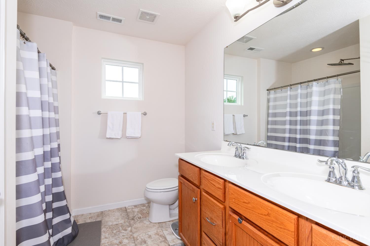 5295 Venetian Way, Hamilton Twp, OH, 45152 — photo 33