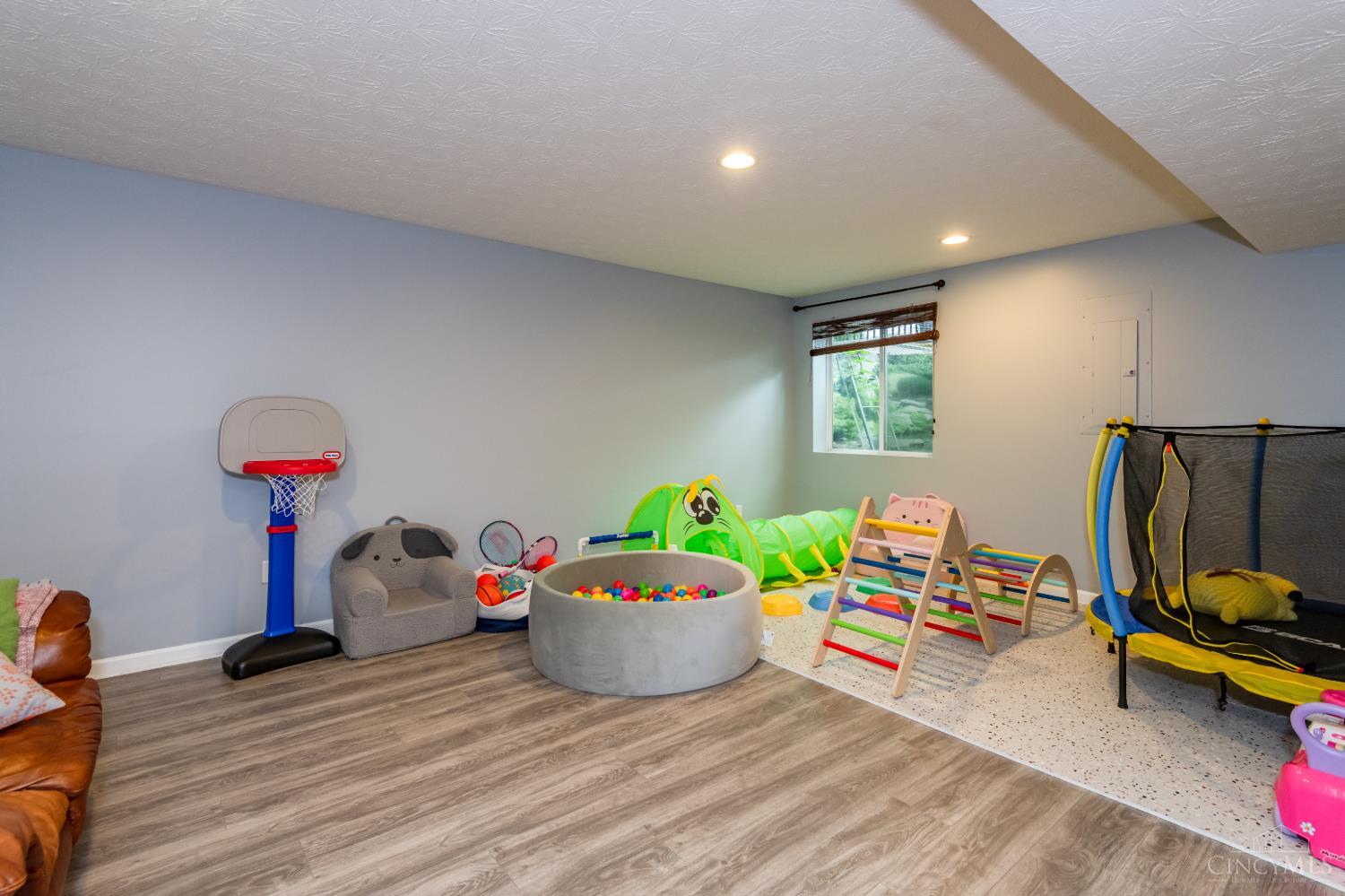 5295 Venetian Way, Hamilton Twp, OH, 45152 — photo 37