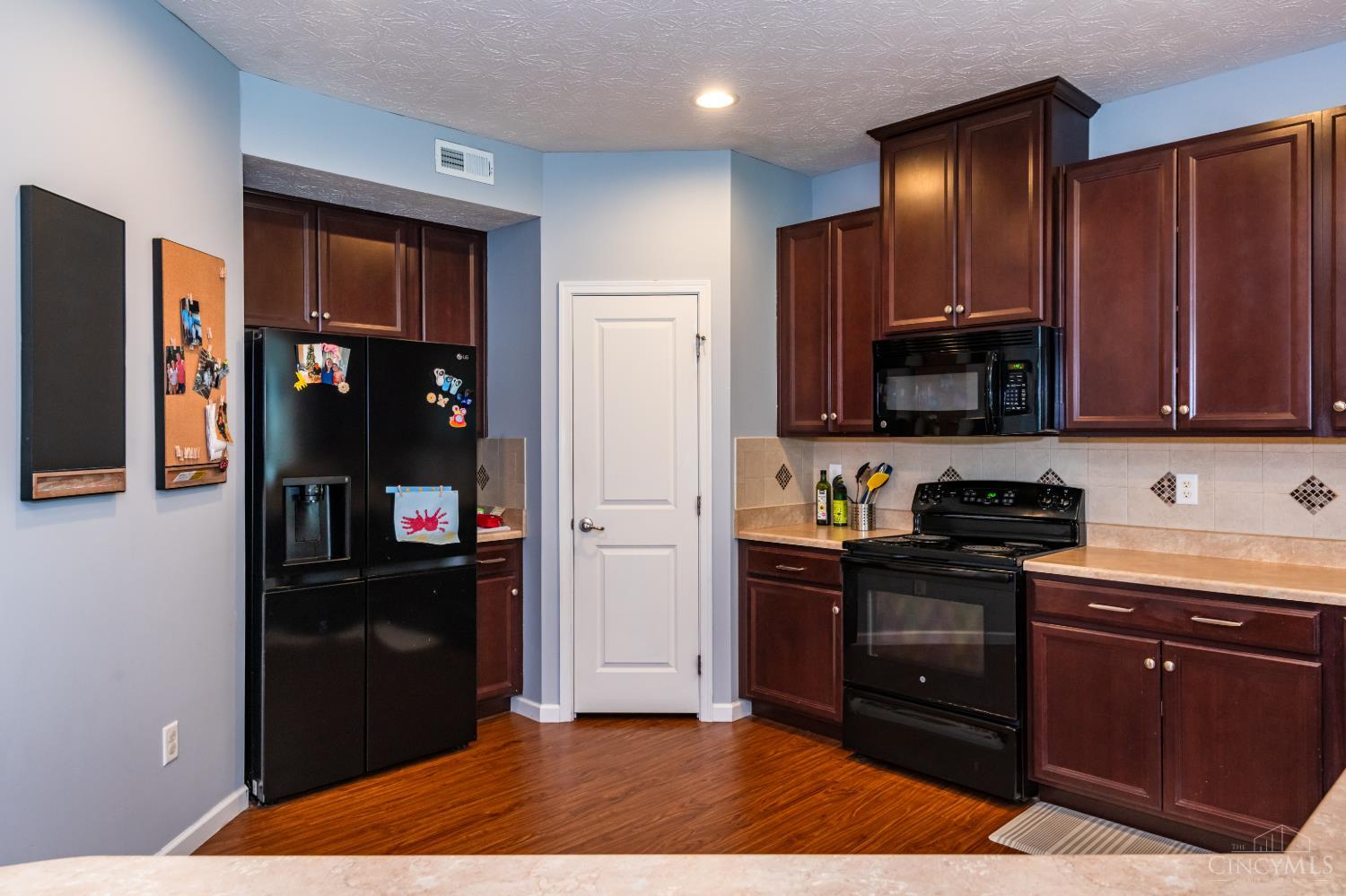 5295 Venetian Way, Hamilton Twp, OH, 45152 — photo 14