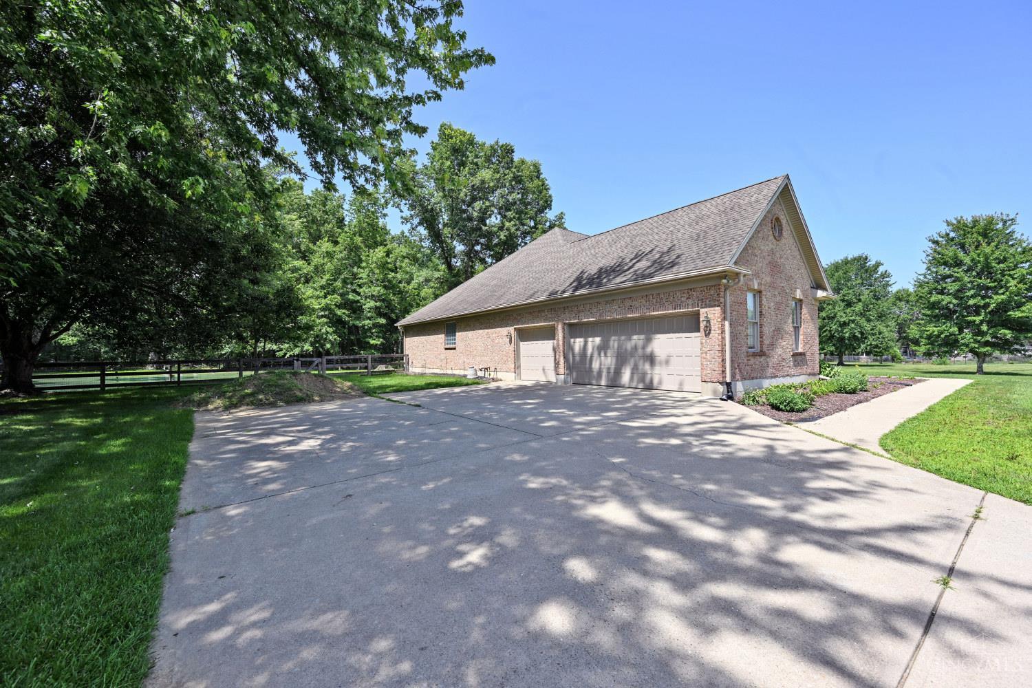 7577 Misty Woods Court, Salem Twp, OH, 45152 — photo 6