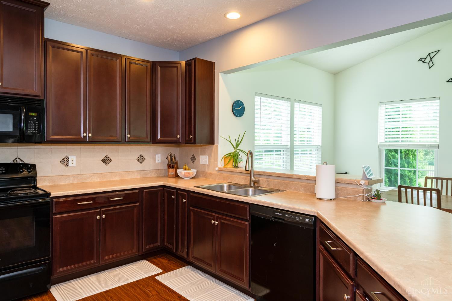 5295 Venetian Way, Hamilton Twp, OH, 45152 — photo 16