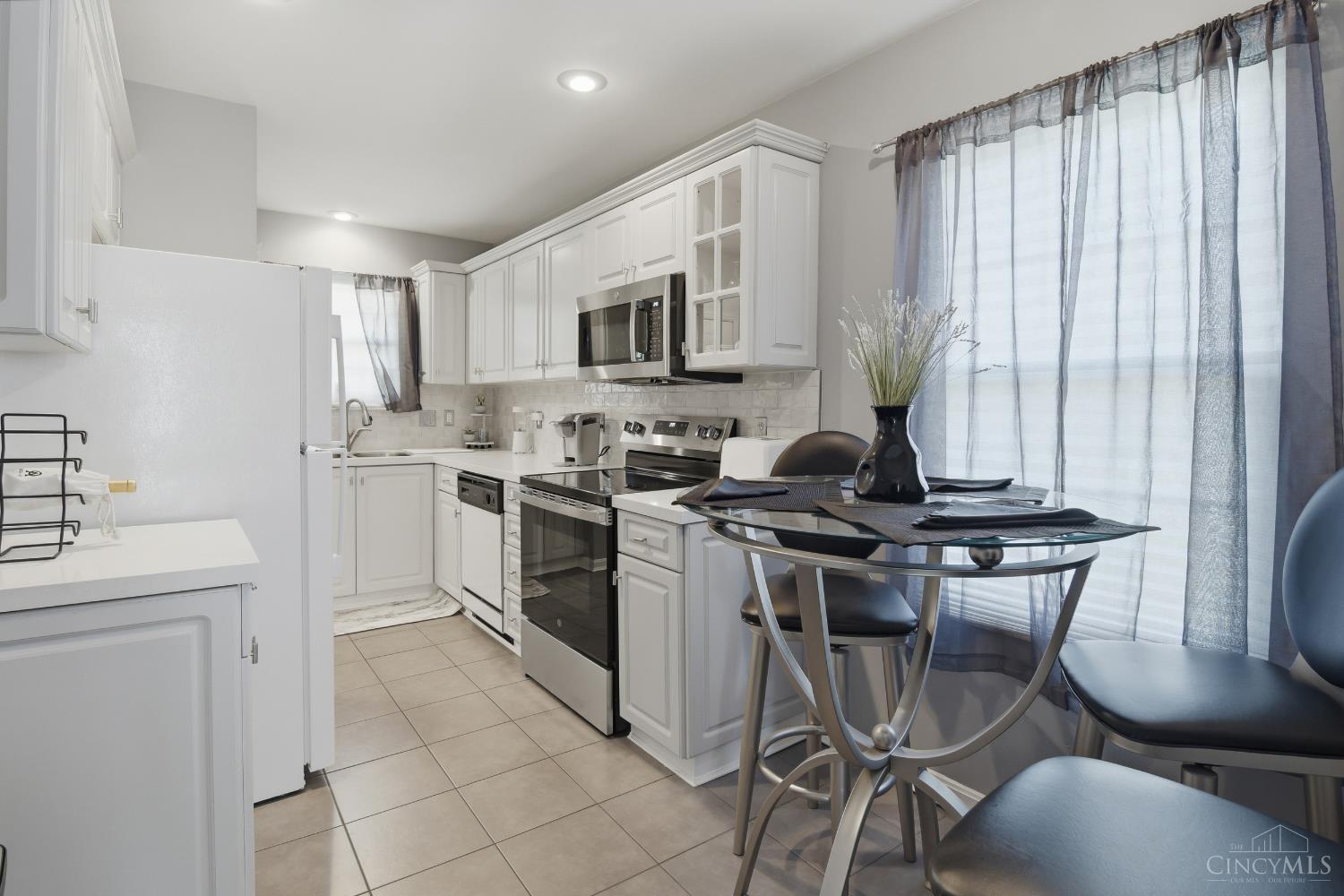 5915 Leeside Trail, Green Twp, OH, 45248 — photo 7
