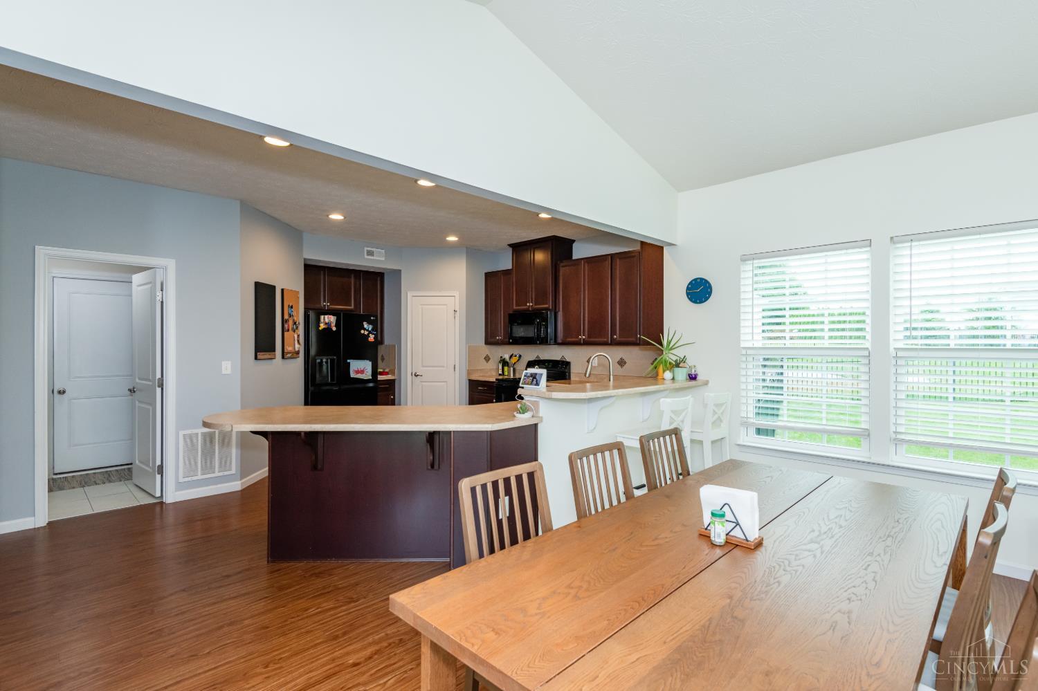 5295 Venetian Way, Hamilton Twp, OH, 45152 — photo 18