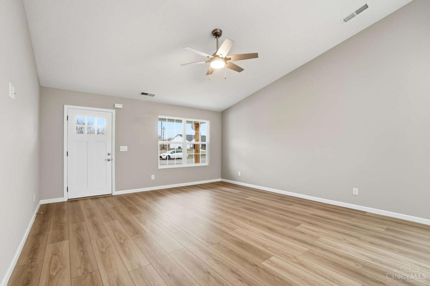 65 Timber Creek Drive, Carlisle, OH, 45005 — photo 4