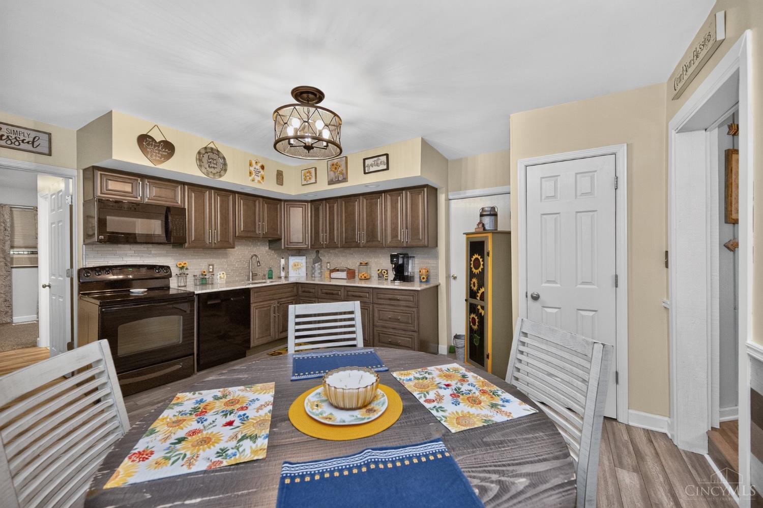 3935 Washington Avenue, Cheviot, OH, 45211 — photo 13
