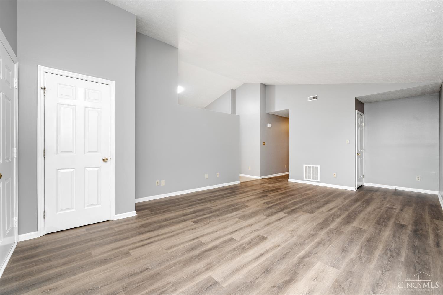 This home — photo 3