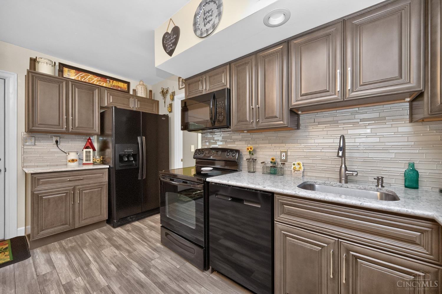 3935 Washington Avenue, Cheviot, OH, 45211 — photo 12
