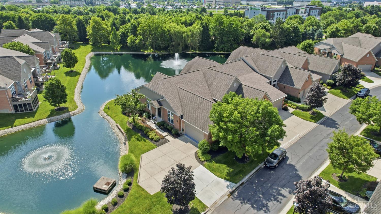 7516 Blue Fox Run, West Chester, OH, 45069 — photo 2