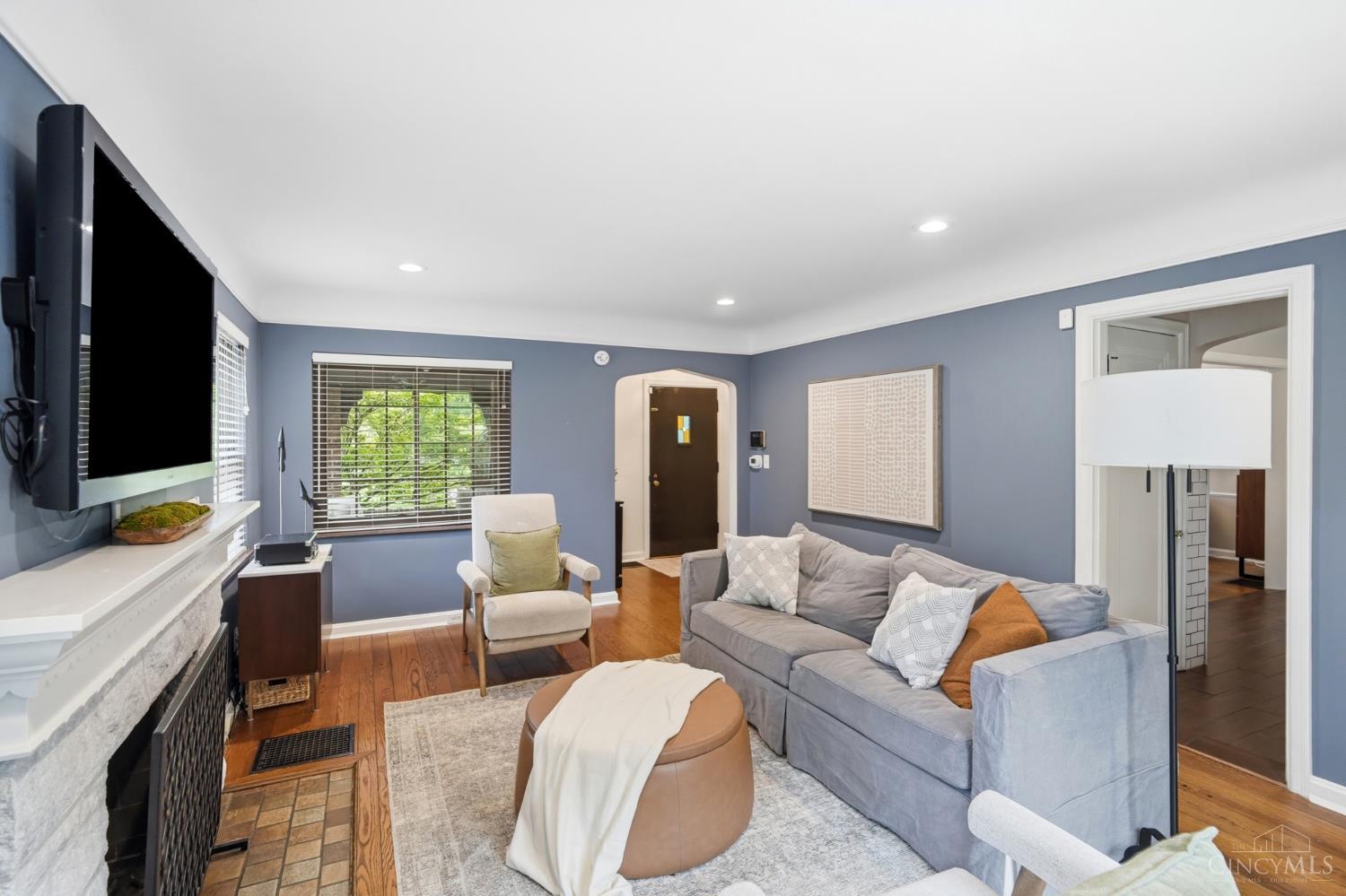 3863 Drakewood Drive