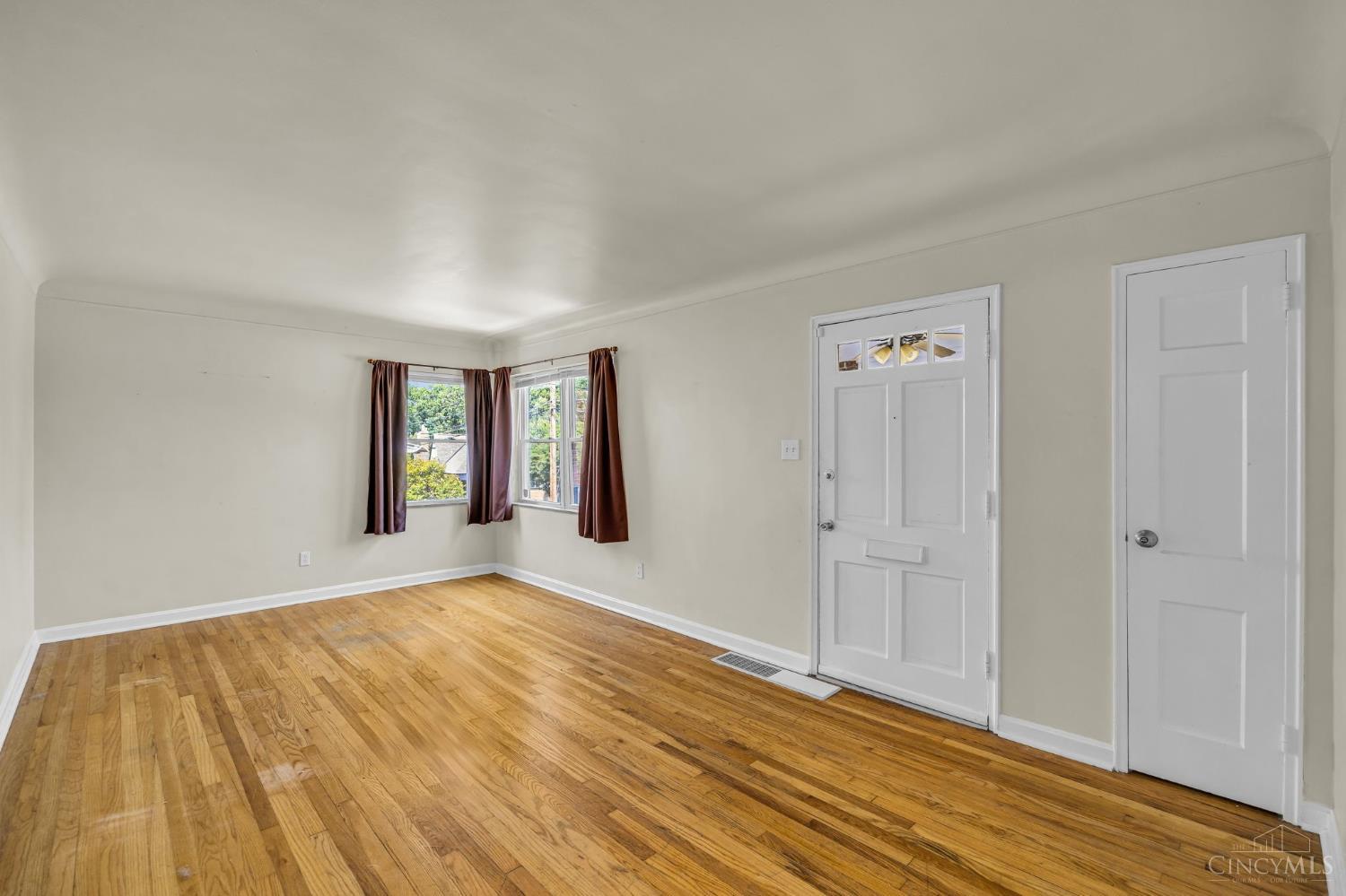 3725 Norwich Lane, Cincinnati, OH, 45220 — photo 5