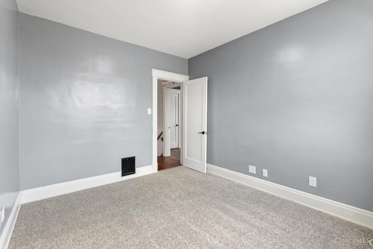 564 Considine Avenue, Cincinnati, OH, 45205 — photo 19