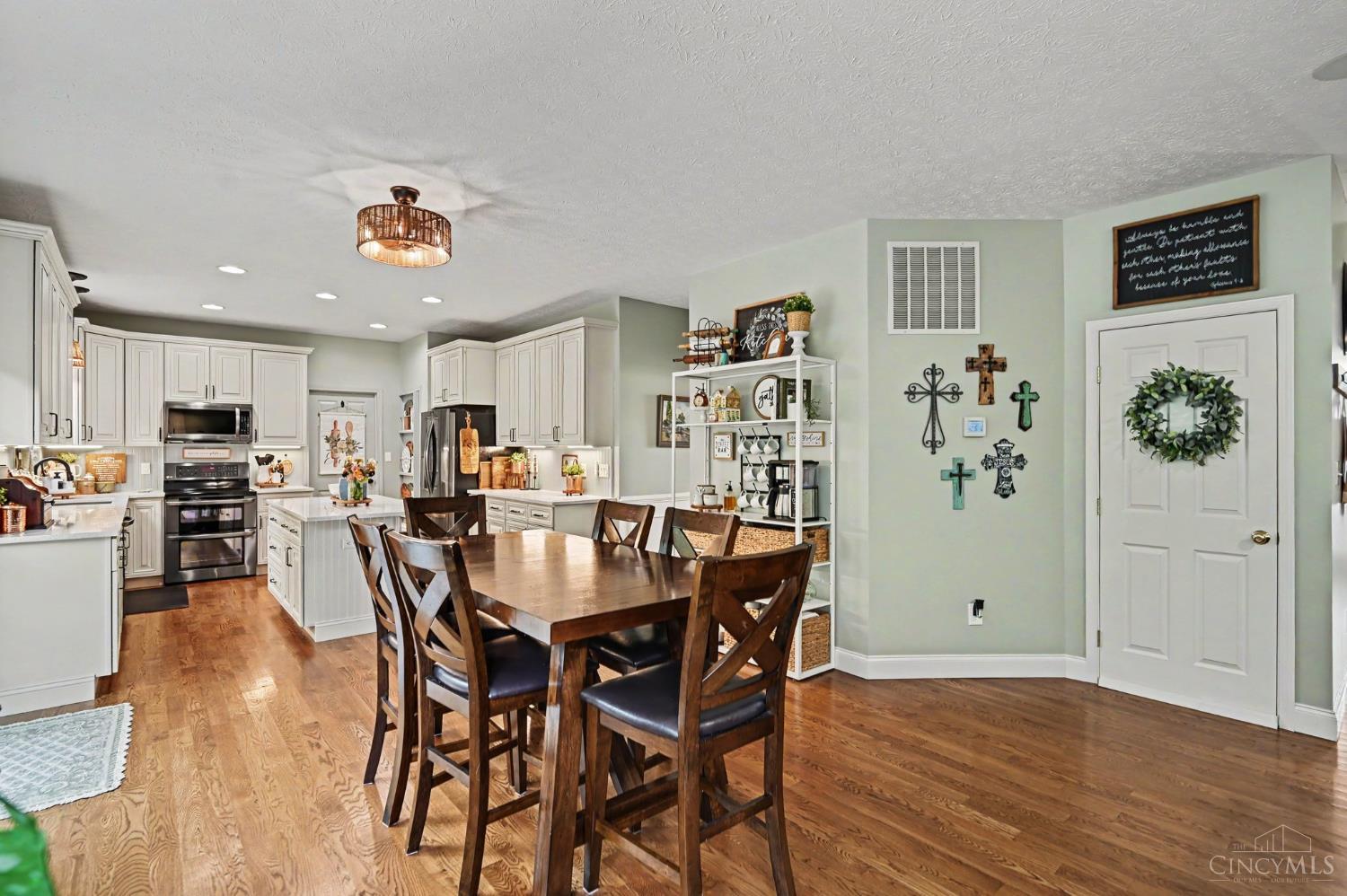 1022 Oak Forest Drive, Hamilton Twp, OH, 45152 — photo 9