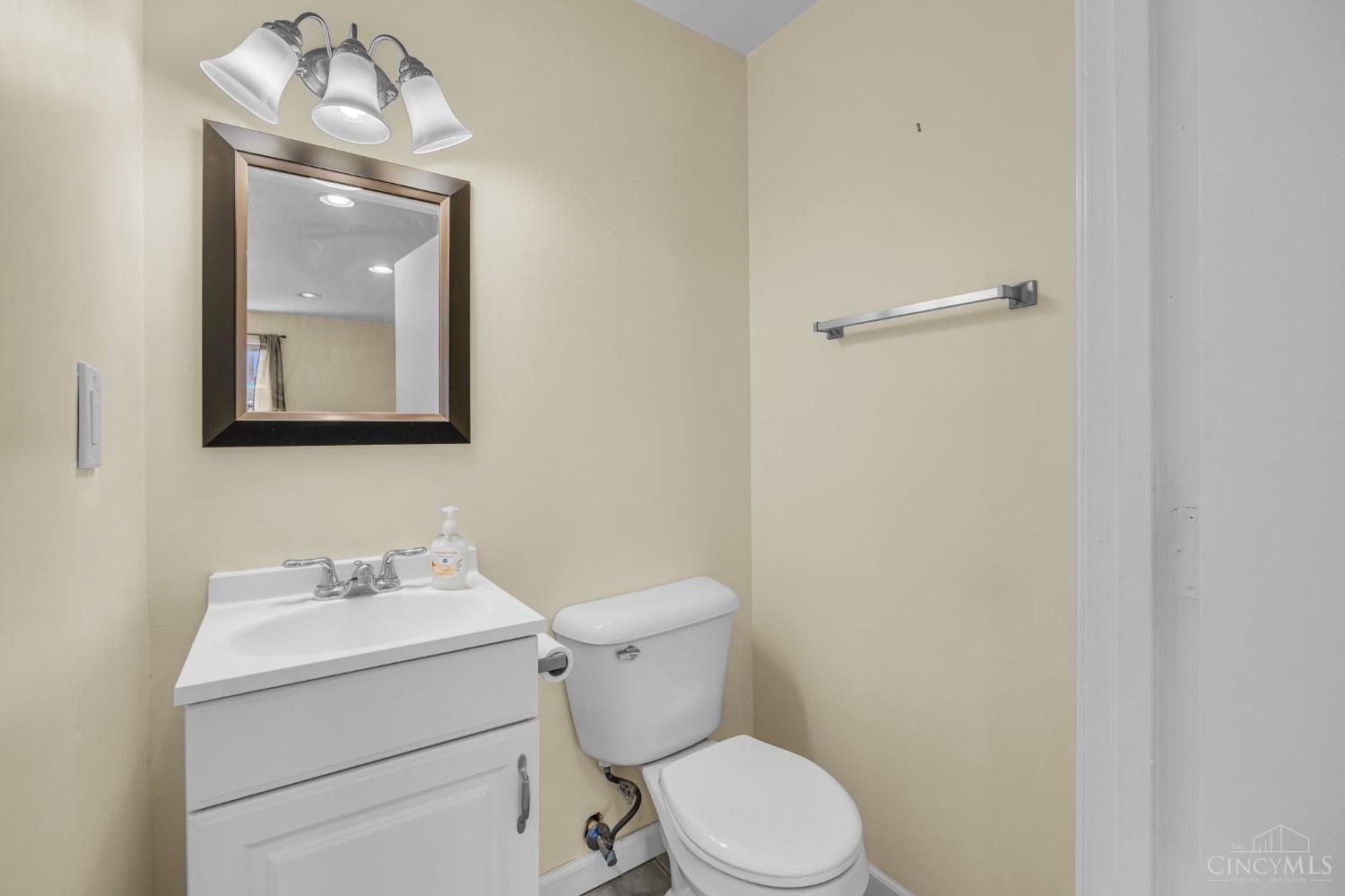 3725 Norwich Lane, Cincinnati, OH, 45220 — photo 11