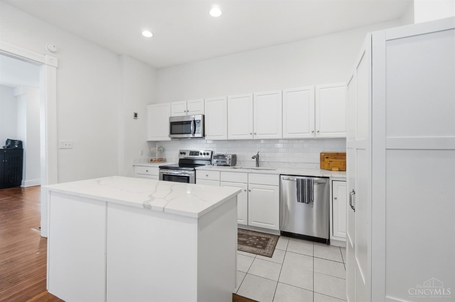 1730 Fairfax Avenue, Cincinnati, OH, 45207 — photo 11