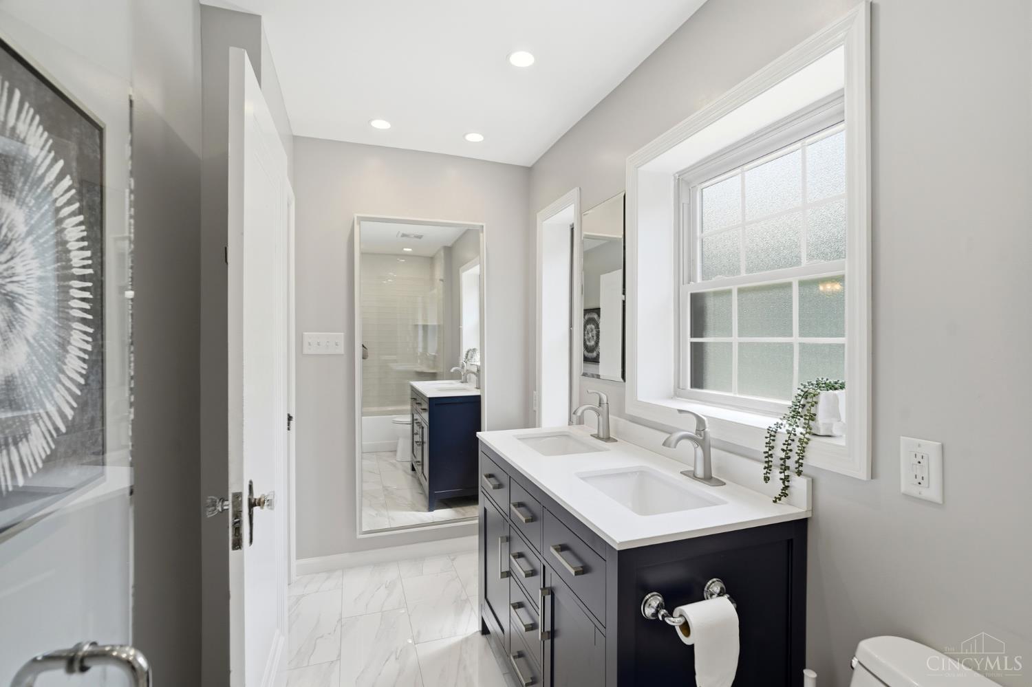 3863 Drakewood Drive