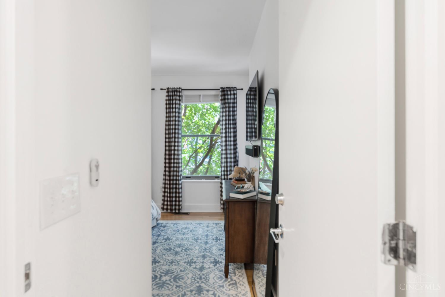 11 Mercer Street, Cincinnati, OH, 45202 — photo 31