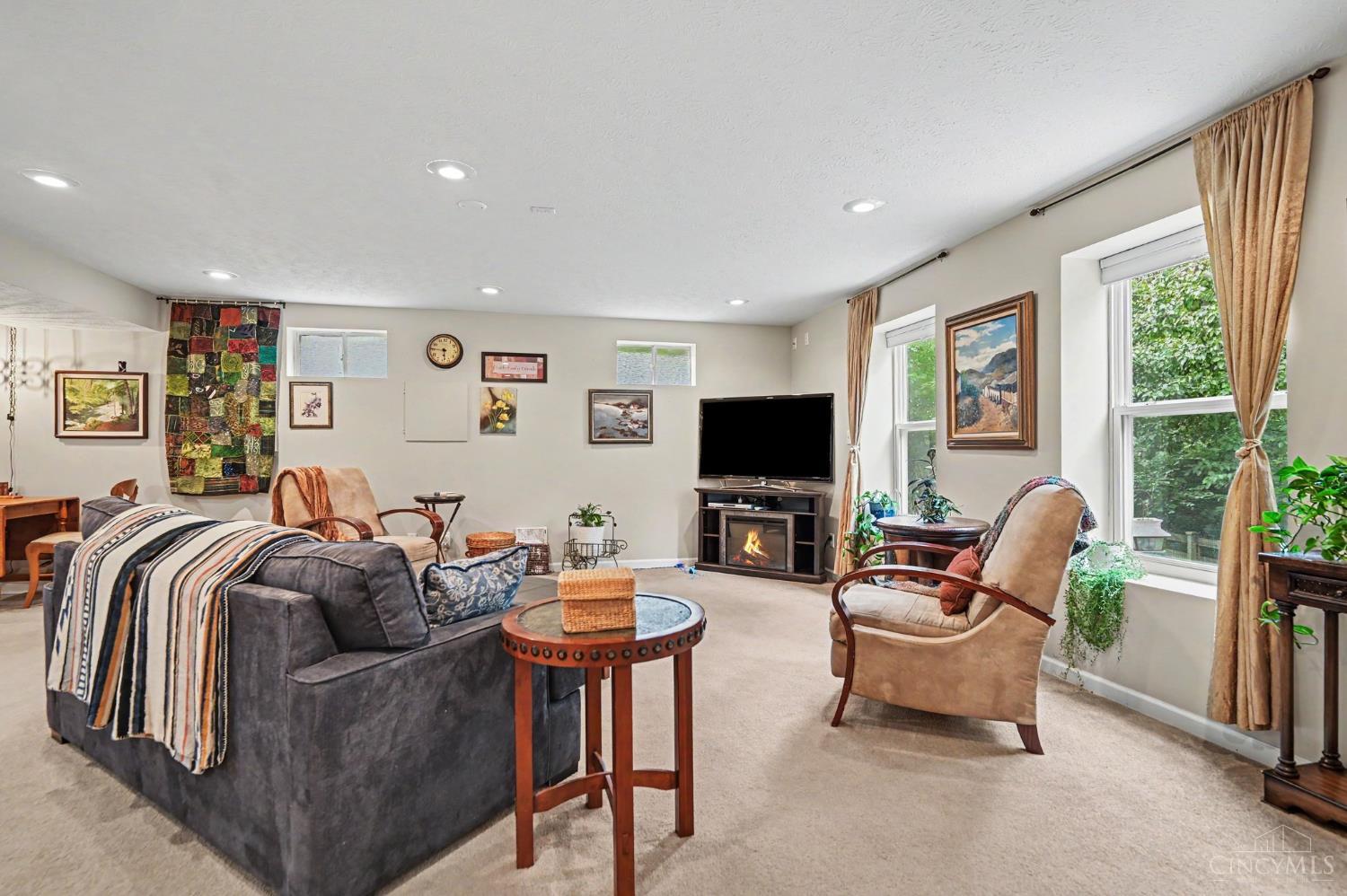 1022 Oak Forest Drive, Hamilton Twp, OH, 45152 — photo 24