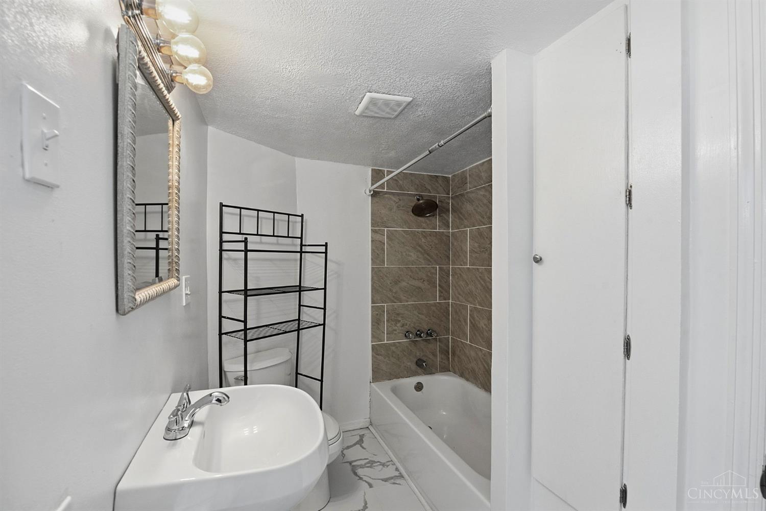 4294 Mayhew Avenue, Delhi Twp, OH, 45238 — photo 25