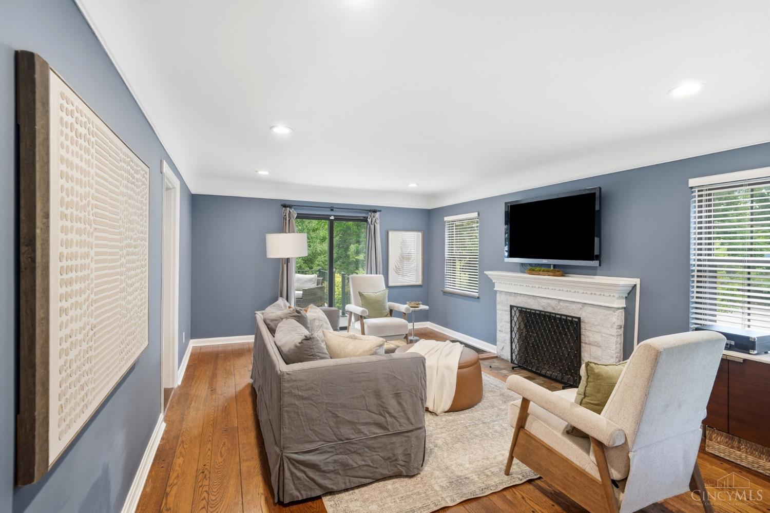 3863 Drakewood Drive