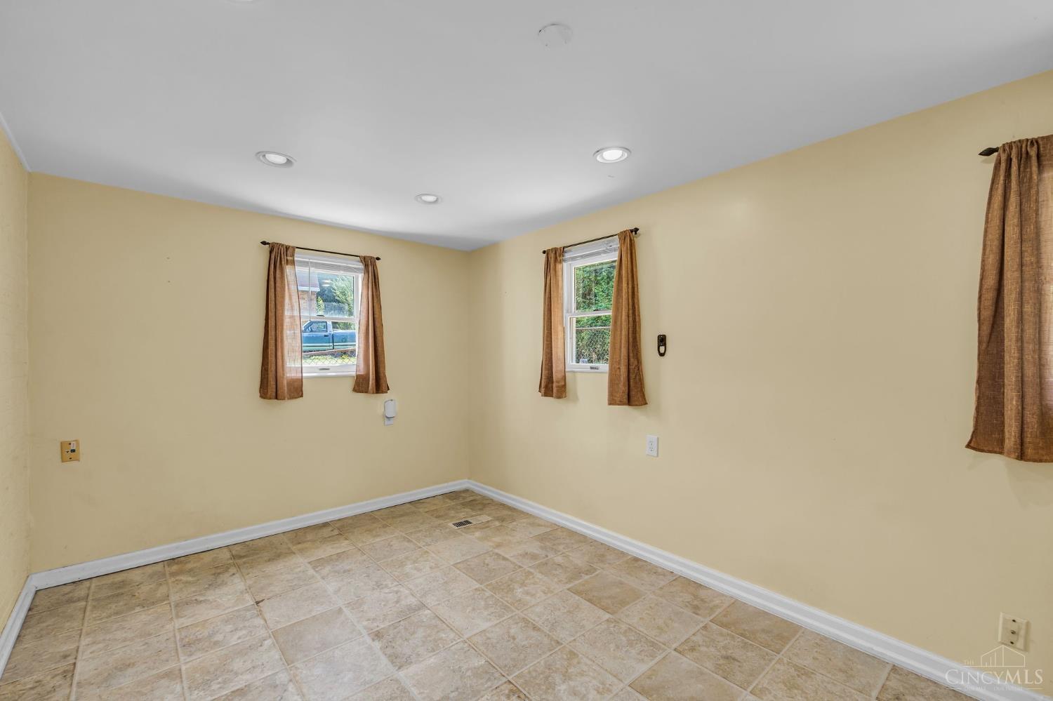 3725 Norwich Lane, Cincinnati, OH, 45220 — photo 9