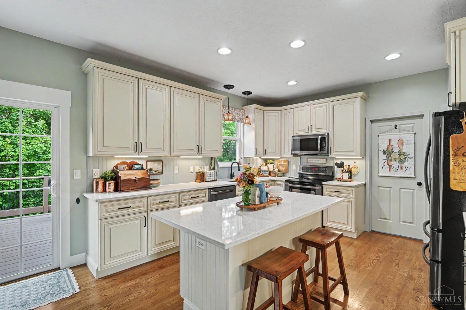 1022 Oak Forest Drive, Hamilton Twp, OH, 45152 — photo 10