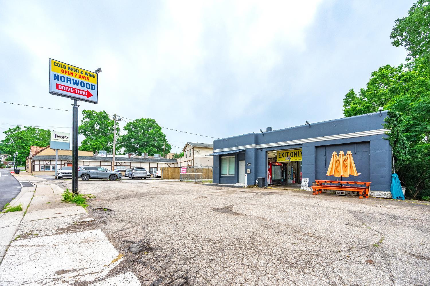 5463 Montgomery Road, Norwood, OH, 45212