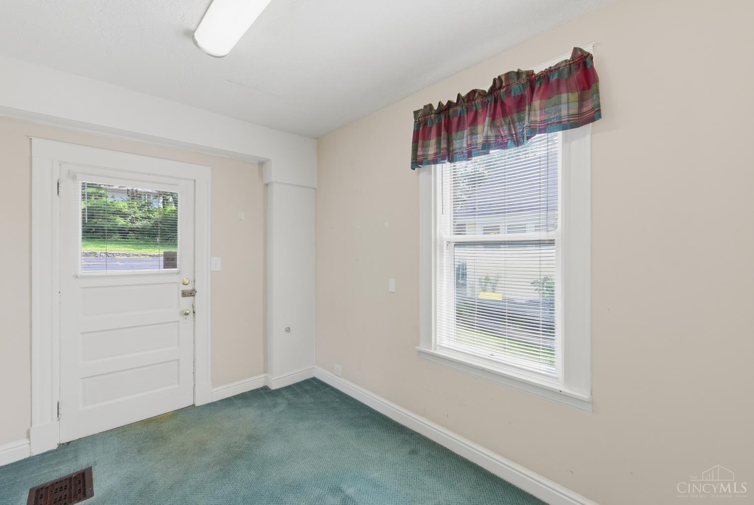 7816 Laurel Avenue, Madeira, OH, 45243 — photo 13
