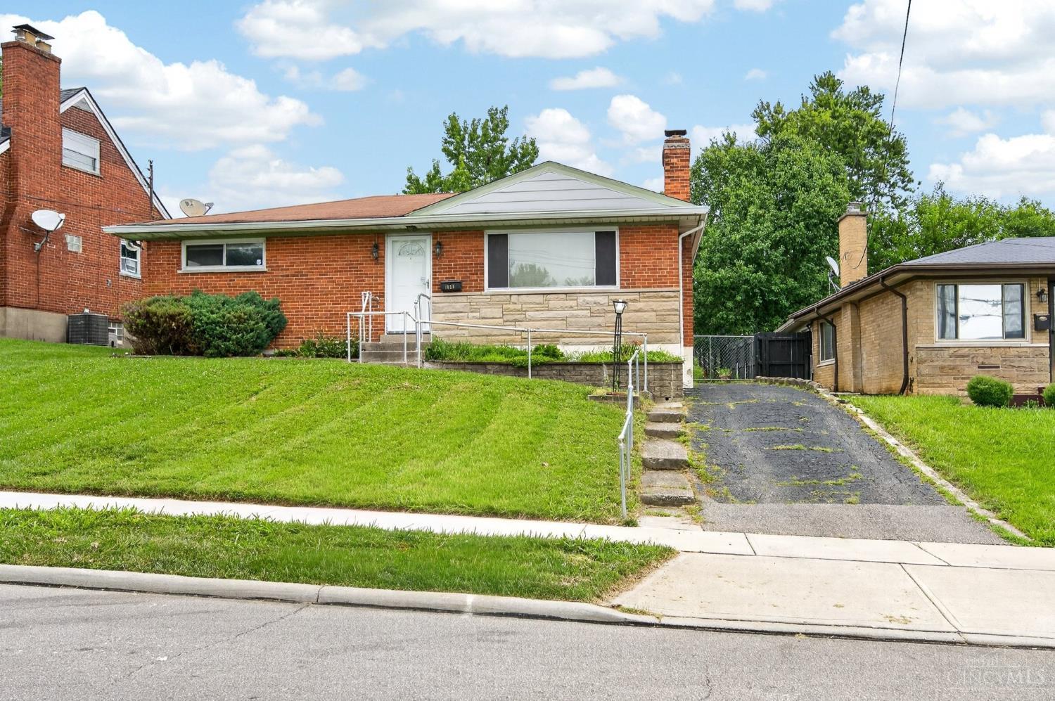 1324 Thurnridge Drive, Reading, OH, 45215